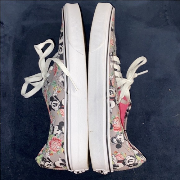 Disney X Vans Minnie Mouse black and white roses - Picture 2 of 6